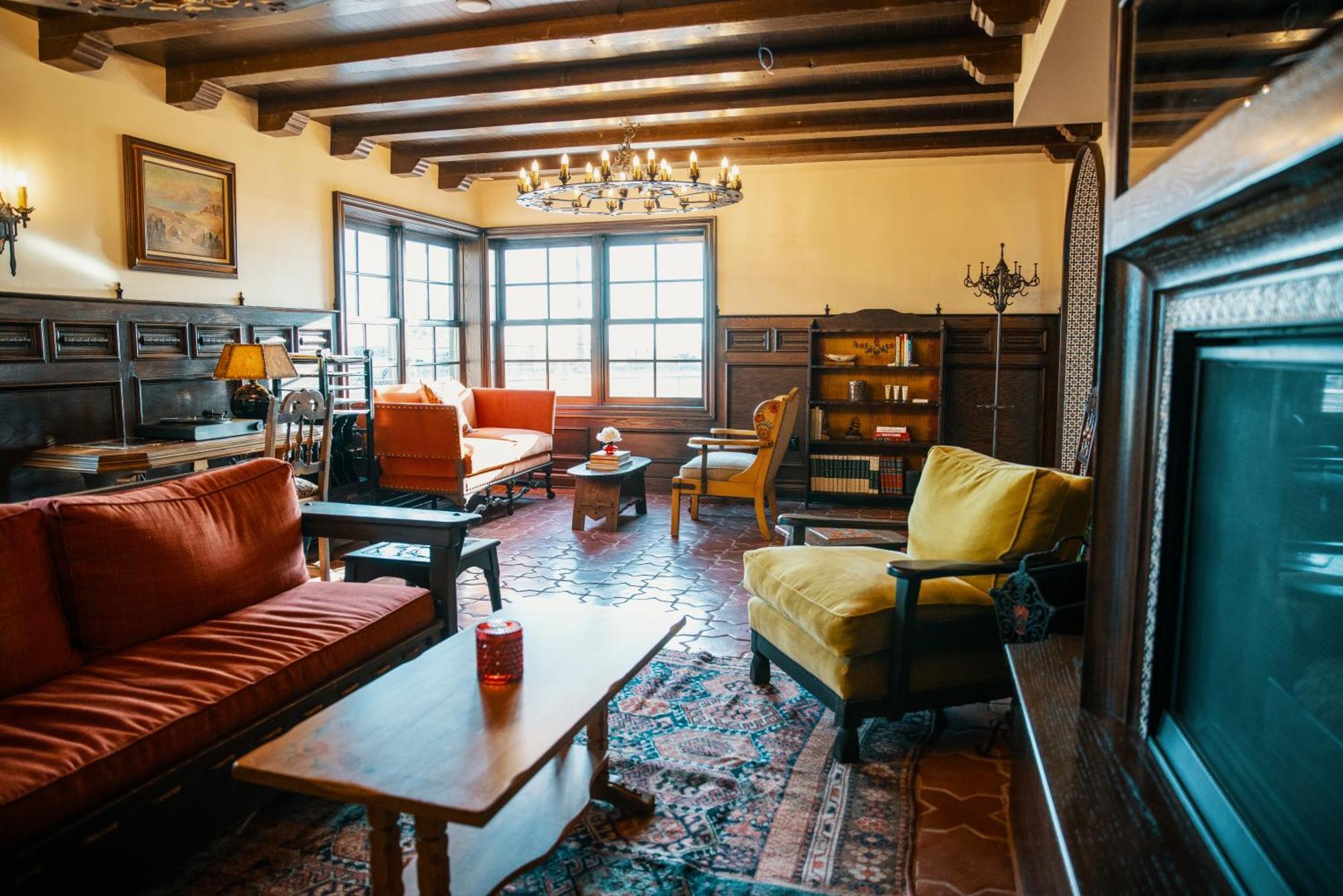 El Caminante Bar & 4*