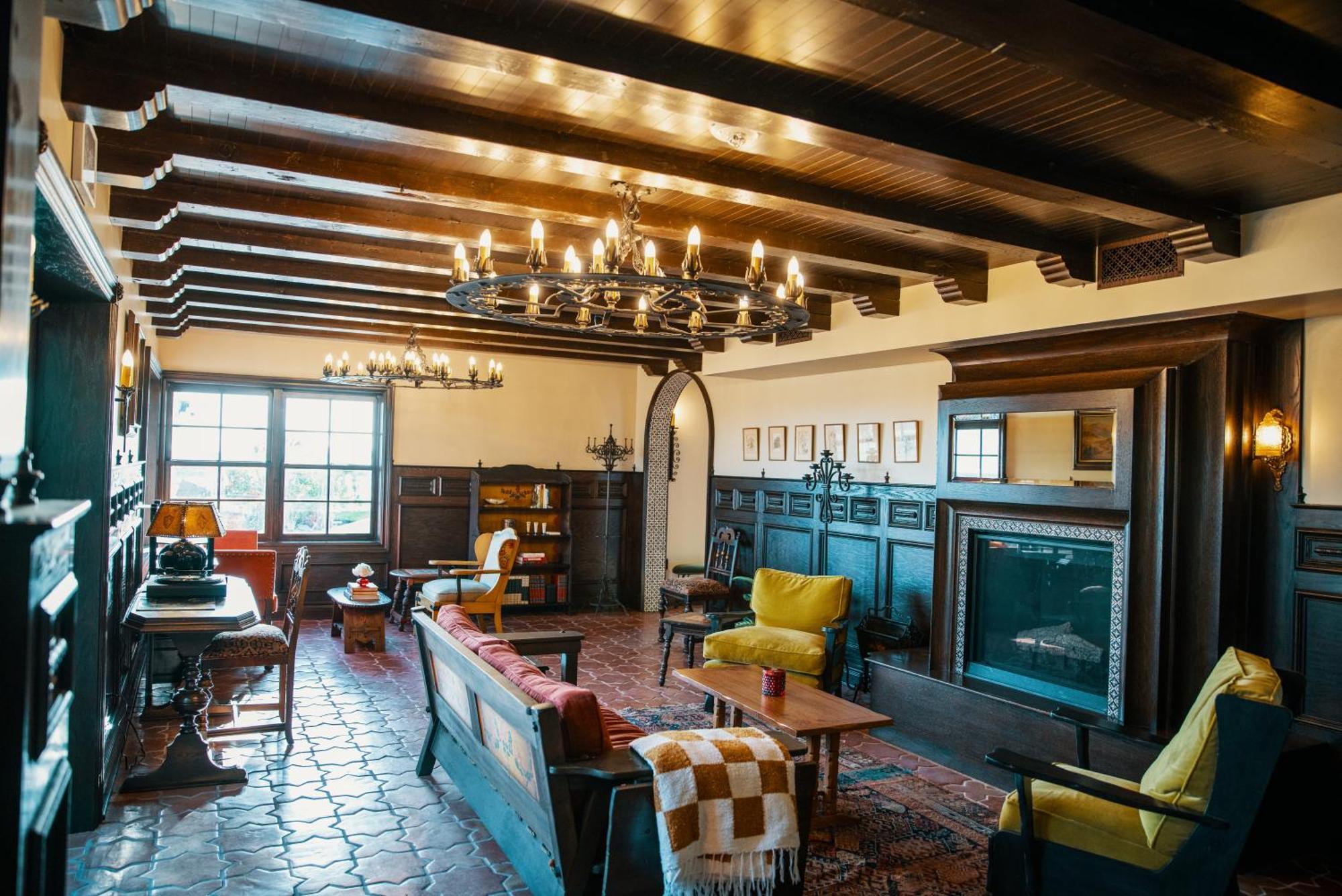 El Caminante Bar &